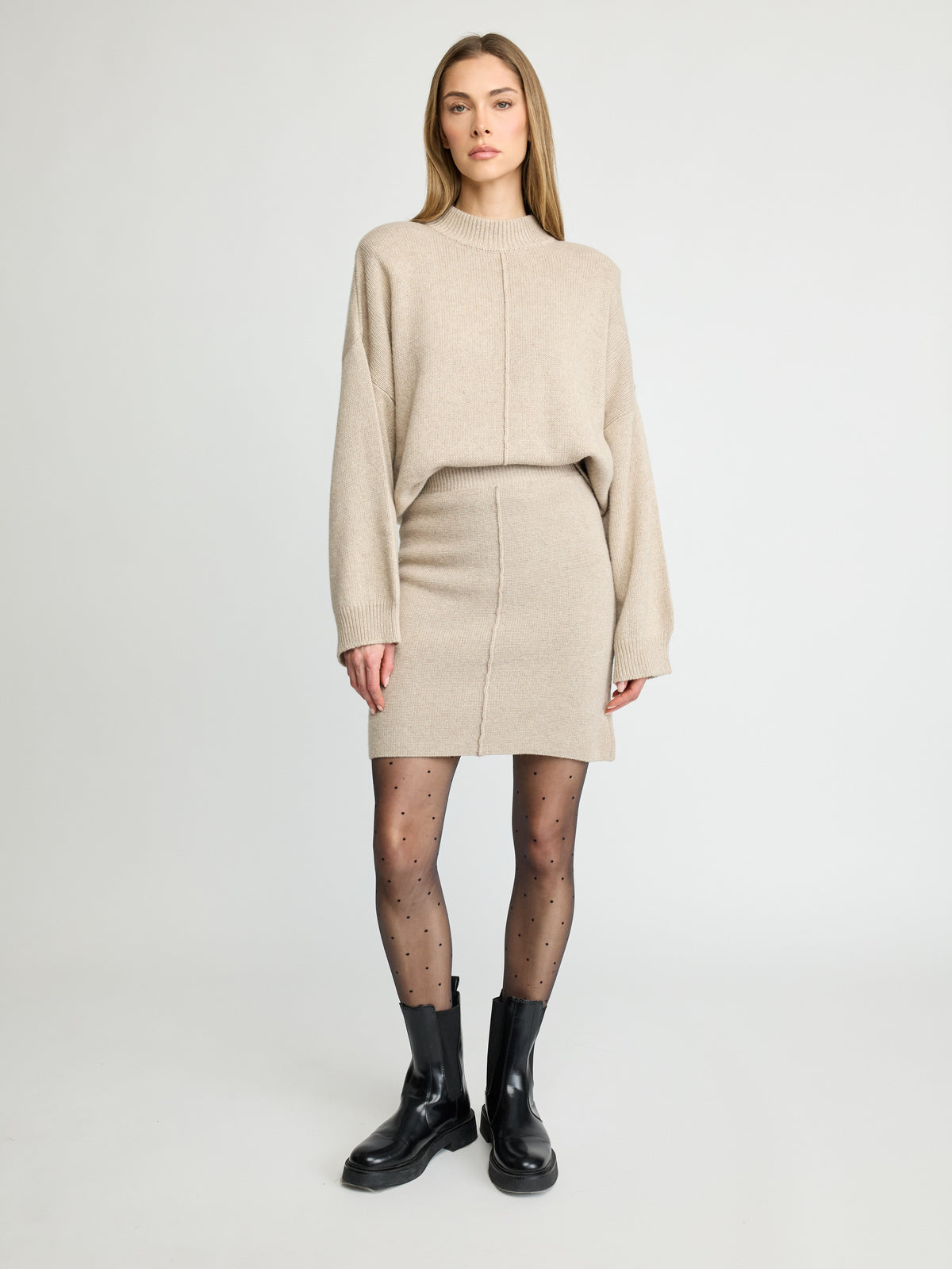 Ribbed Knit Mini Skirt - Maska