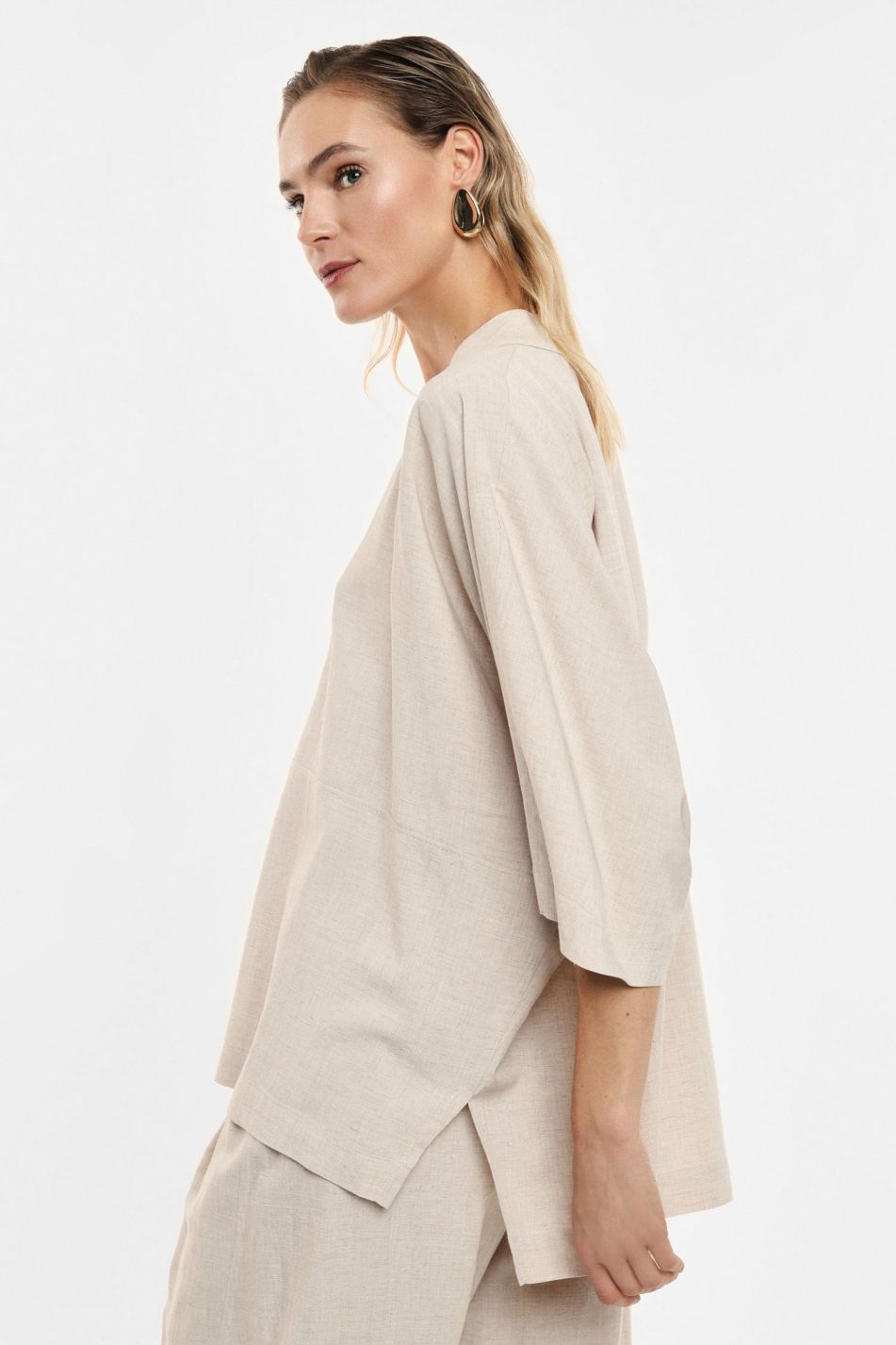 Shirt with korean collar and short zip closure