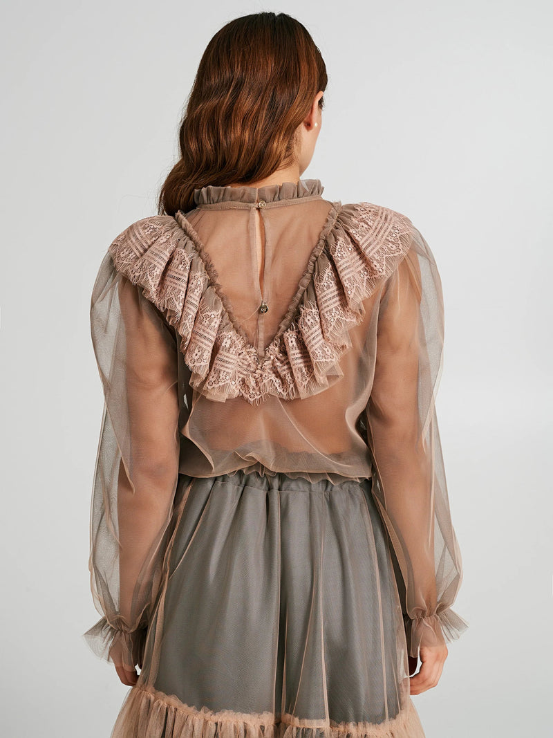 Blouse with lace and tulle