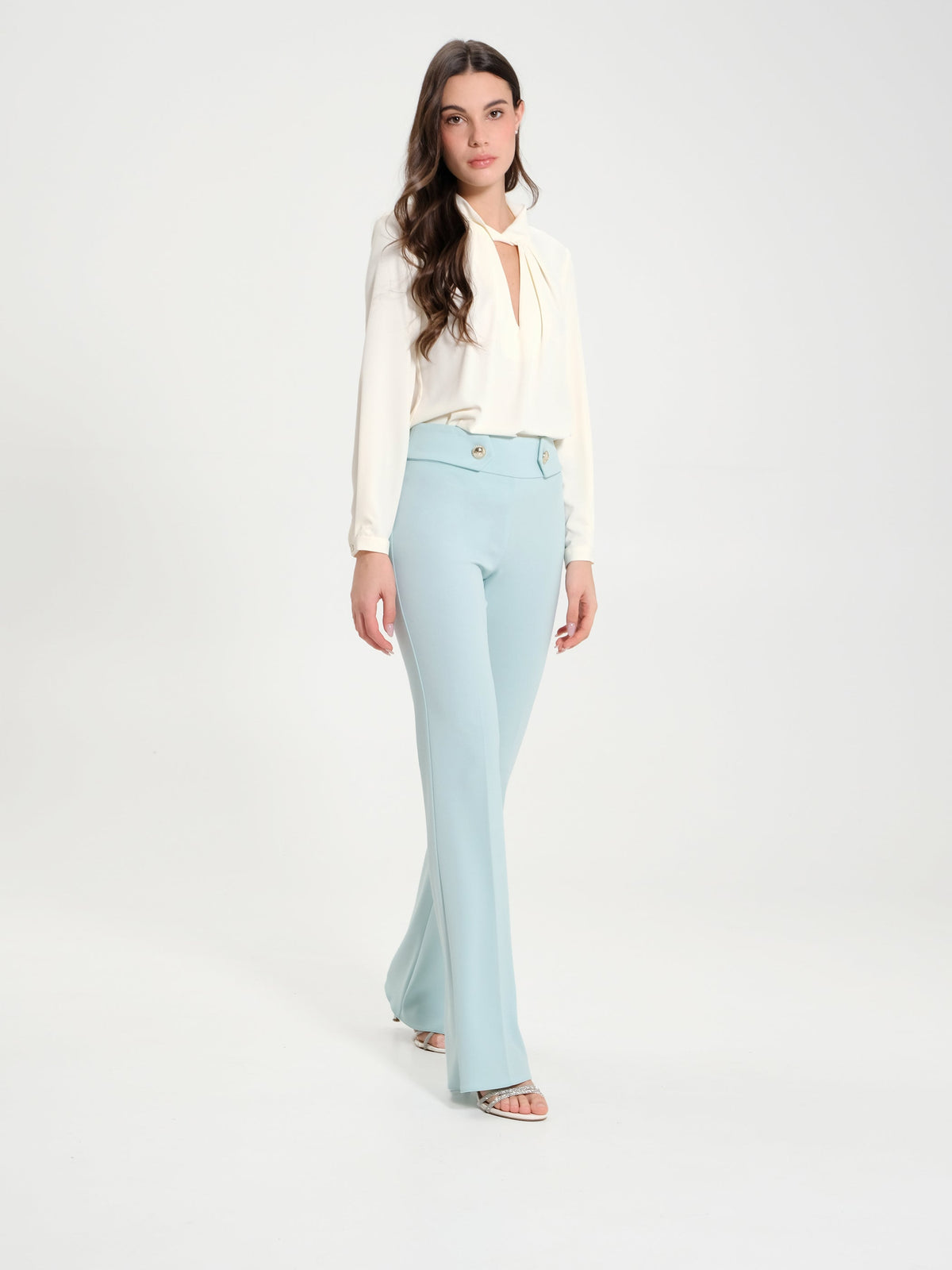 Flared Trousers with 2 Buttons