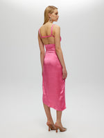 Robe froncée sur le côté